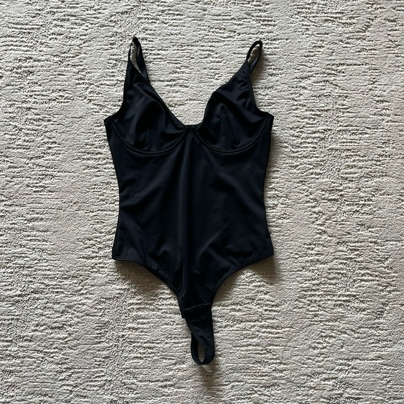 NWOT FeelinGirl Black V-Neck Underwire Thong Bodysuit w Adjustable Straps - Picture 2 of 12